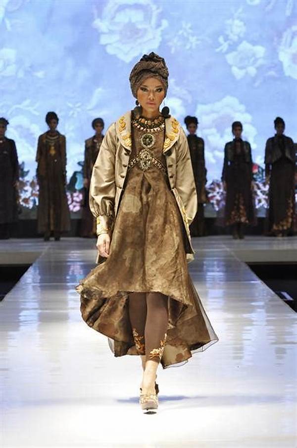 Eksplorasi Budaya Dalam Fashion Seleb