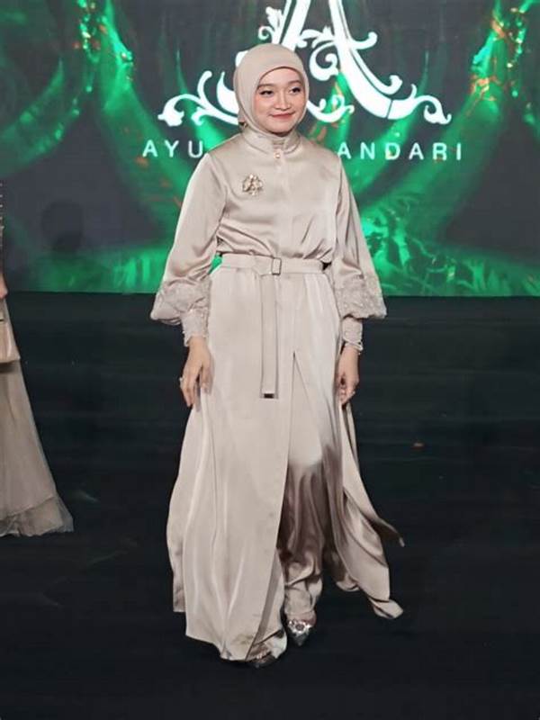 “kreasi Mode Desainer Artis Lokal”