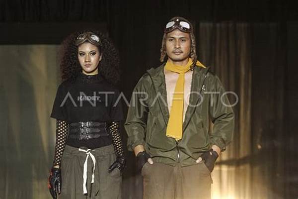 “model Selebriti Indonesia Di Peragaan”