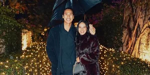 Kisah Cinta Artis Yang Bikin Baper Penggemar